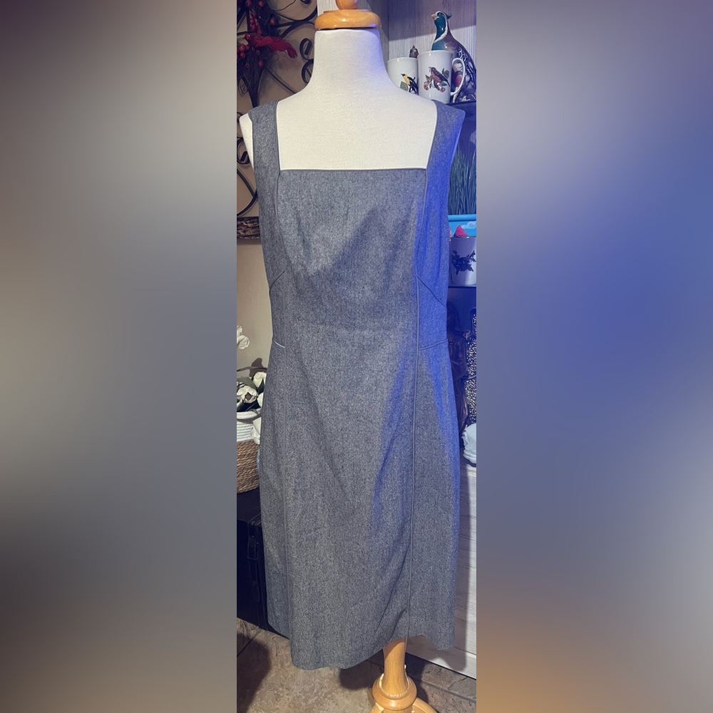 Banana Republic gray sheath dress with square neckline size 14 Wool dress
